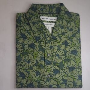 Amazon Essentials Hawaiian Hibiscus Button Up Shirt NWT